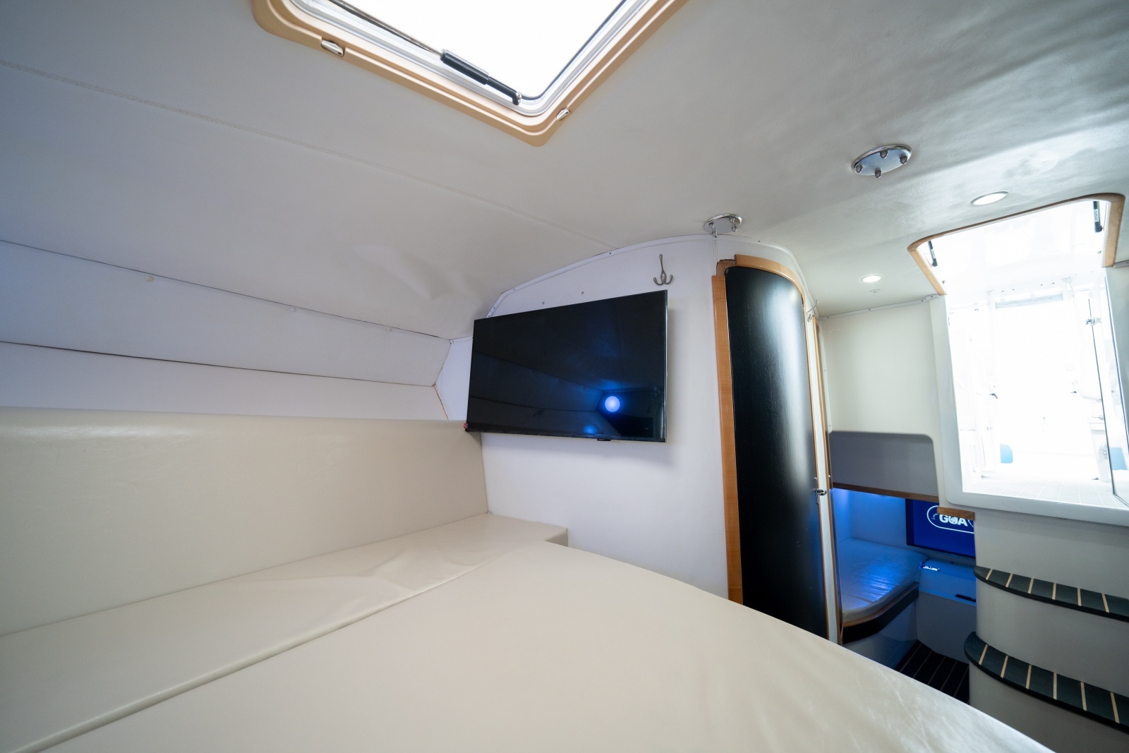 2011 Contender 40 Express