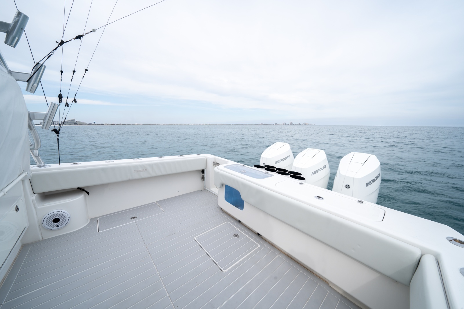 2011 Contender 40 Express