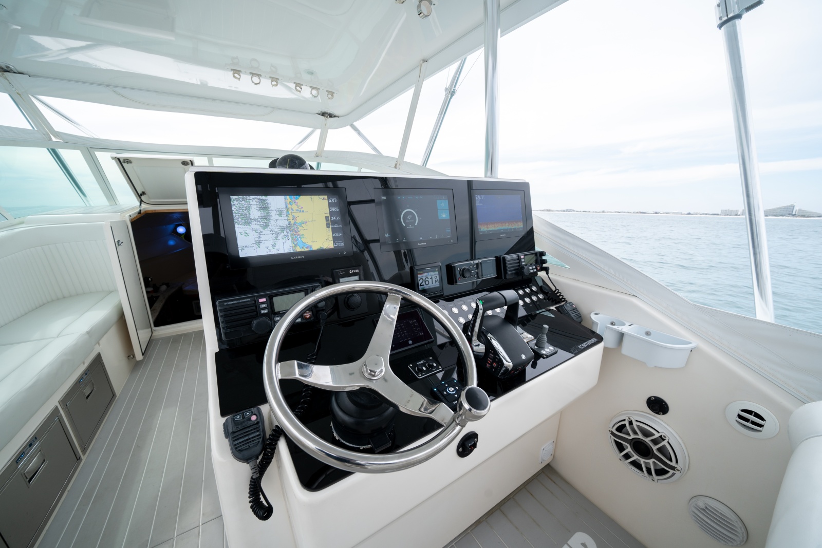 40' 2011 Contender 40 Express