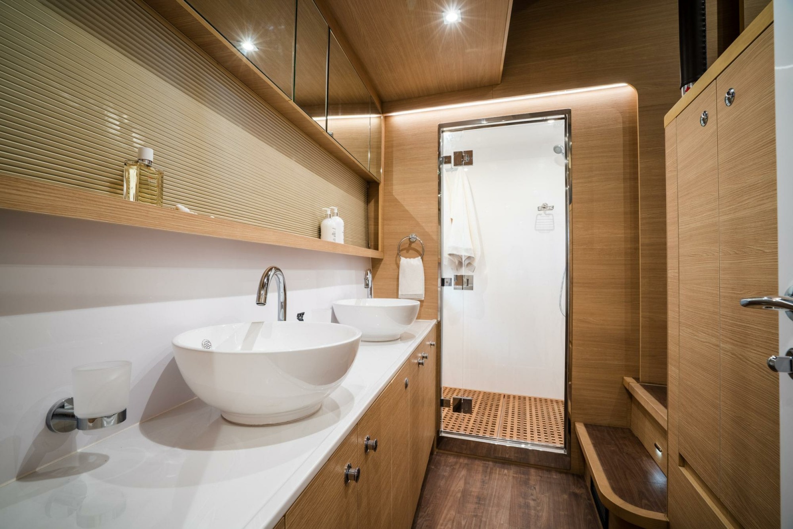 54' 2023 Aquila 54 Yacht