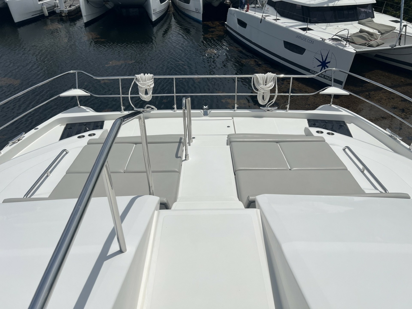 2023 Aquila 54 Yacht