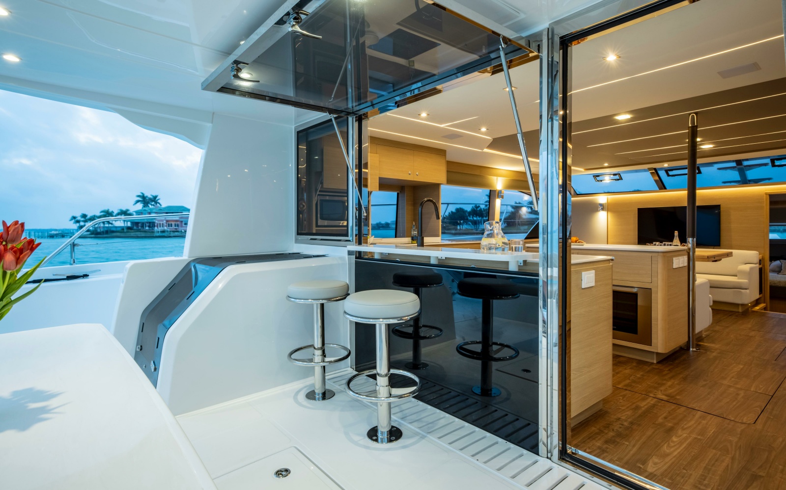 54' 2023 Aquila 54 Yacht