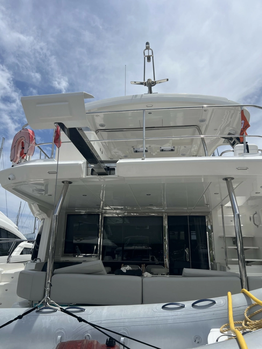 2023 Aquila 54 Yacht