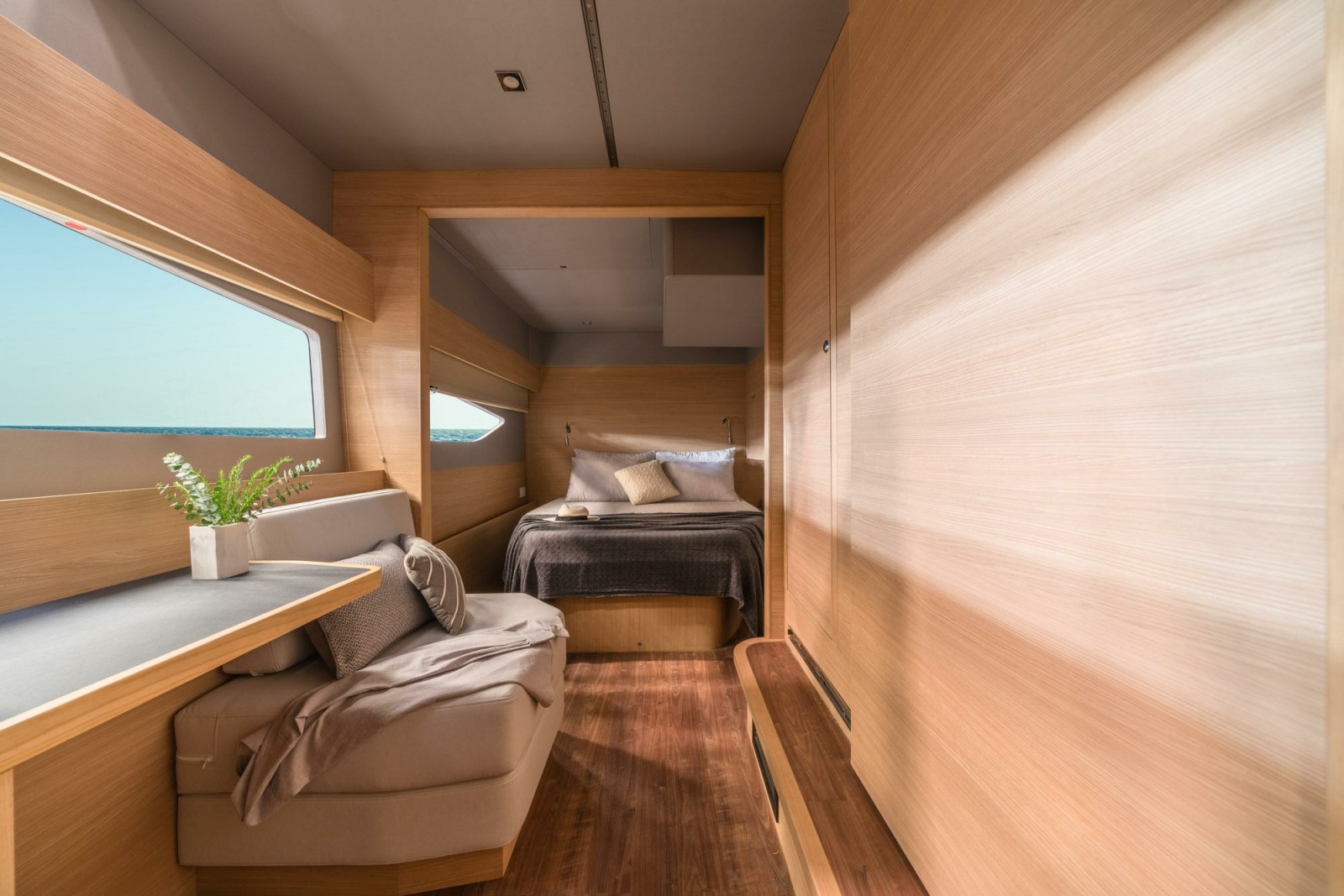 54' 2023 Aquila 54 Yacht