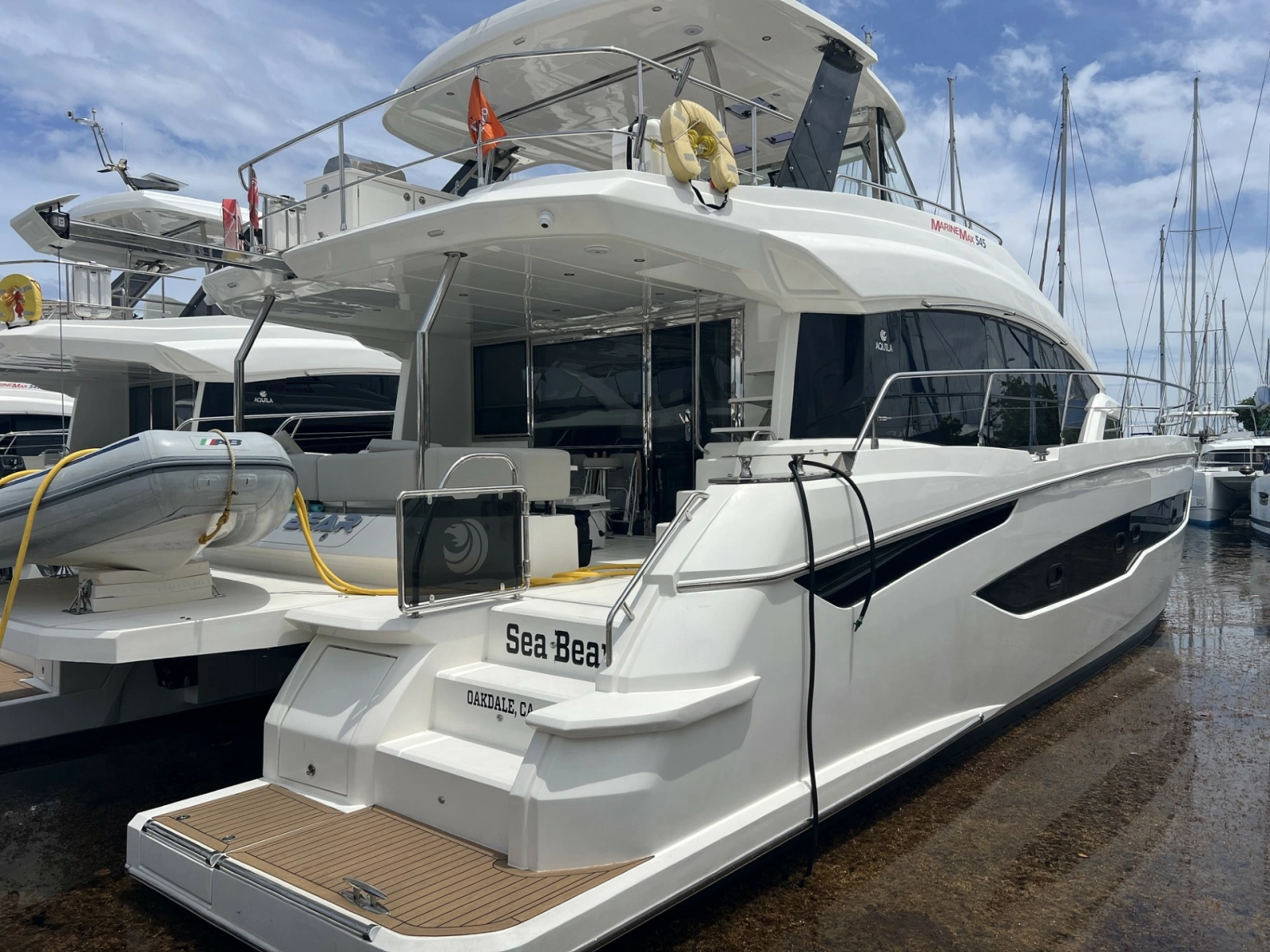 2023 Aquila 54 Yacht