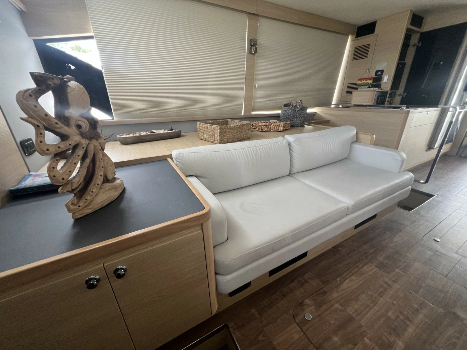 2023 Aquila 54 Yacht