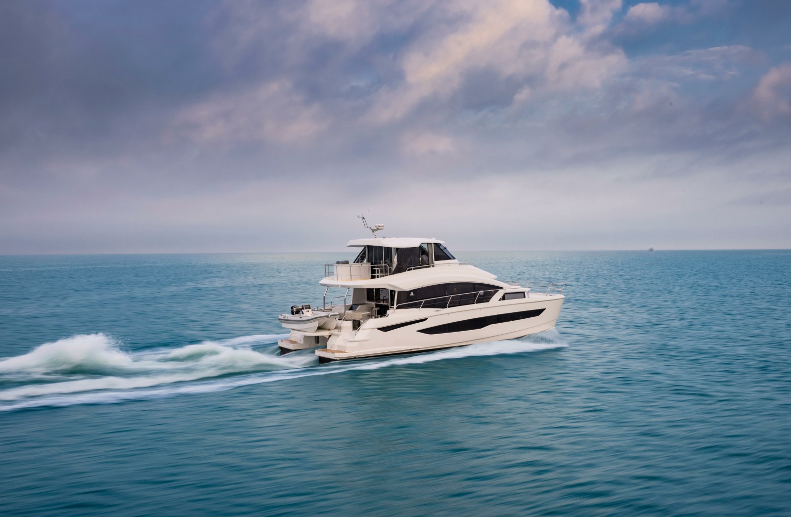 54' 2023 Aquila 54 Yacht