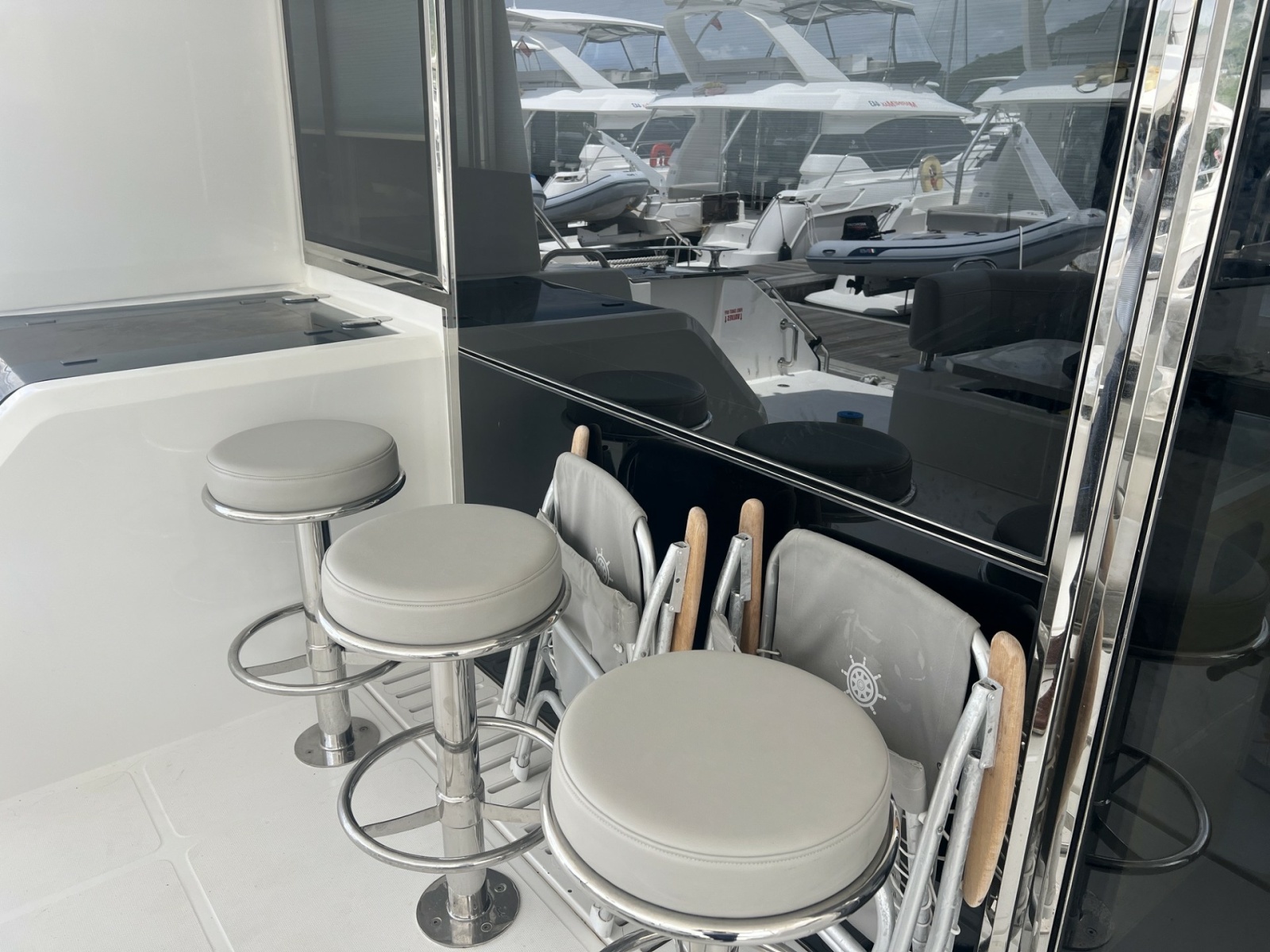 2023 Aquila 54 Yacht