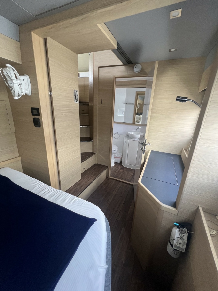 2023 Aquila 54 Yacht