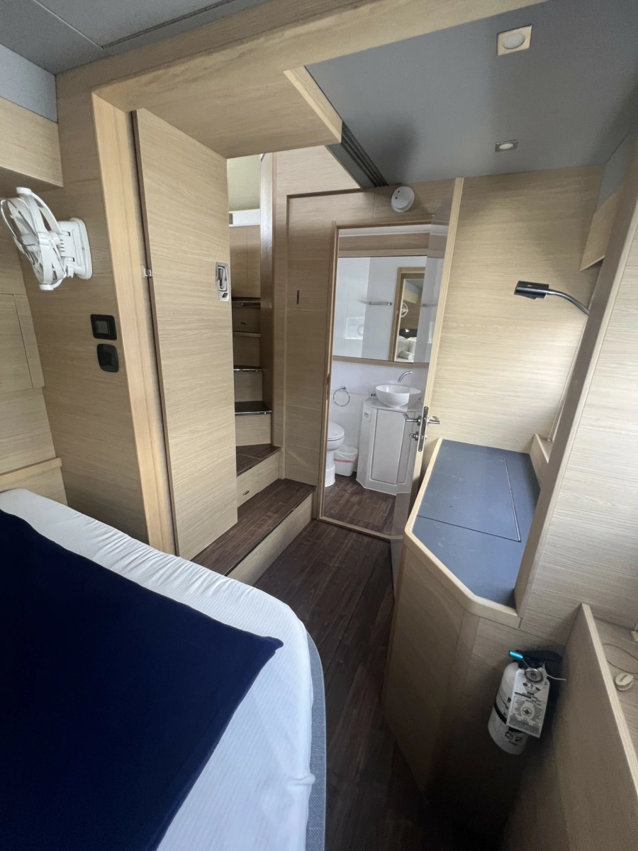 2023 Aquila 54 Yacht