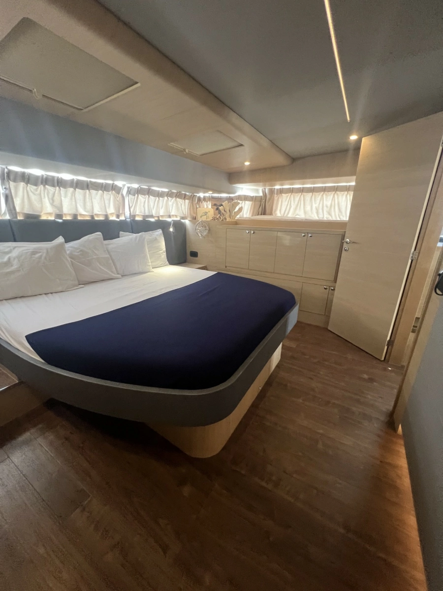 2023 Aquila 54 Yacht