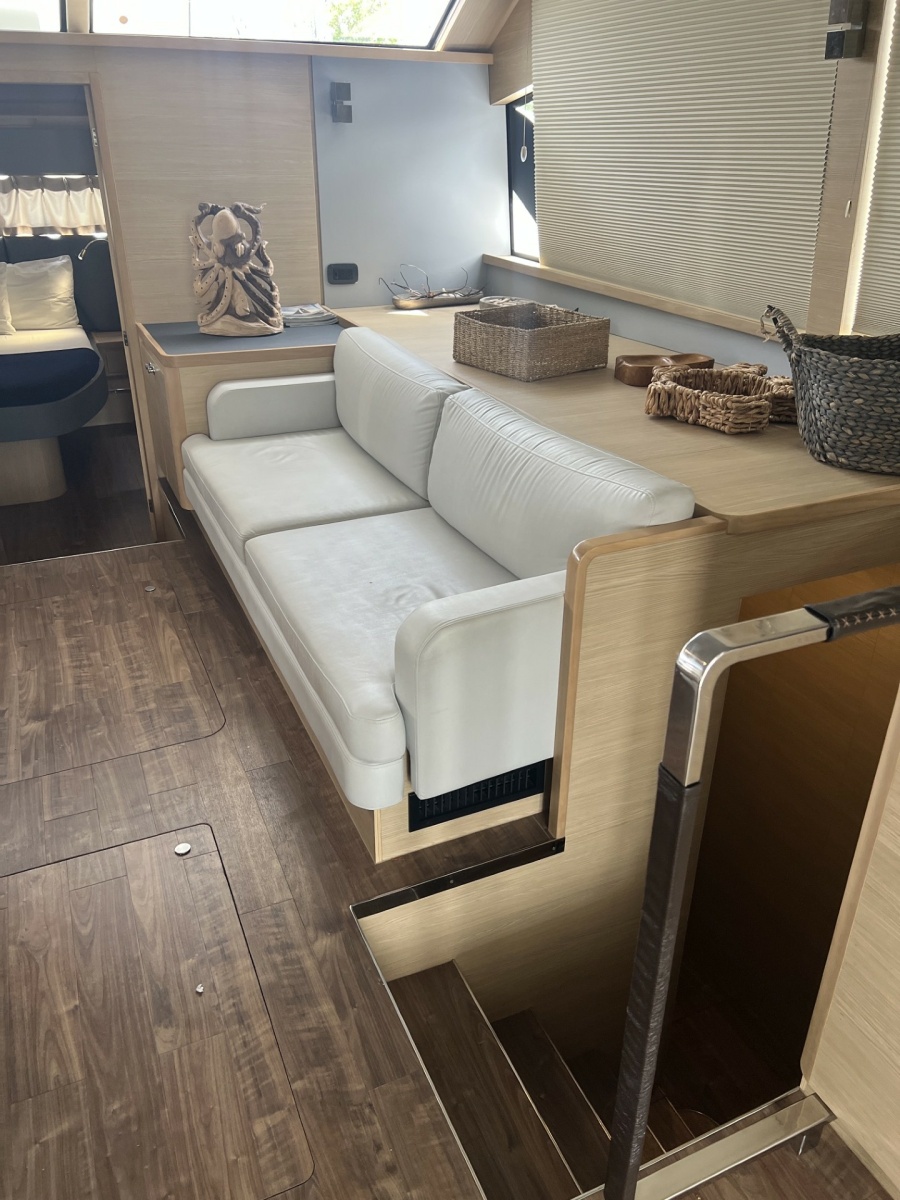 2023 Aquila 54 Yacht