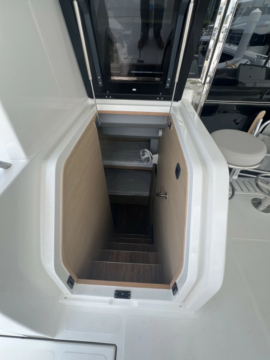 2023 Aquila 54 Yacht