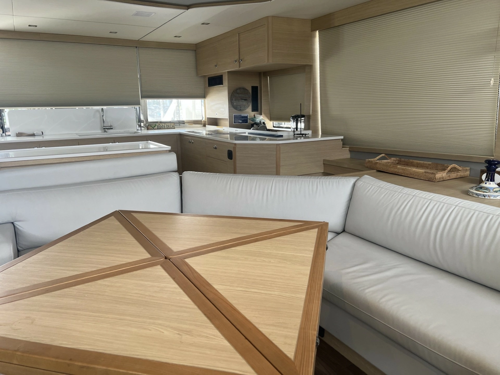 2023 Aquila 54 Yacht