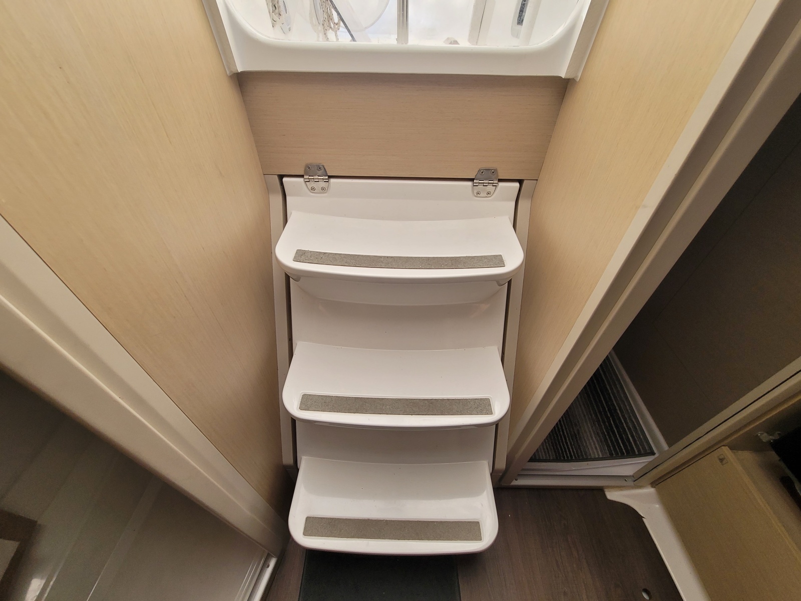 Earling 30ft Beneteau Yacht For Sale