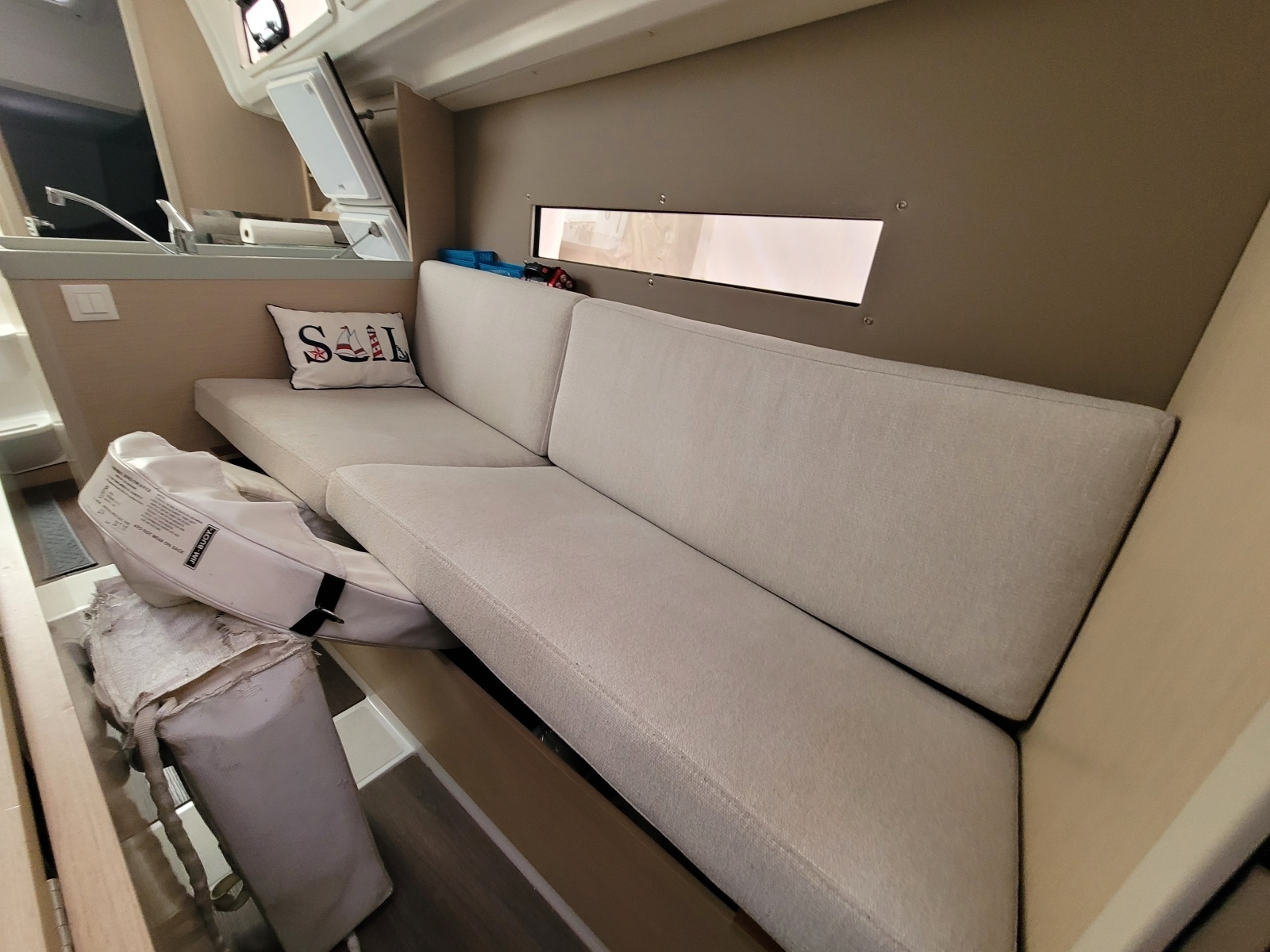 Earling 30ft Beneteau Yacht For Sale