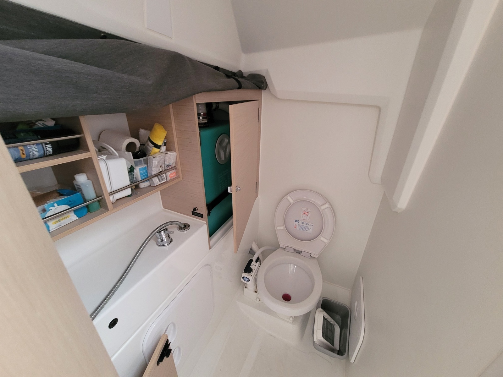 Earling 30ft Beneteau Yacht For Sale