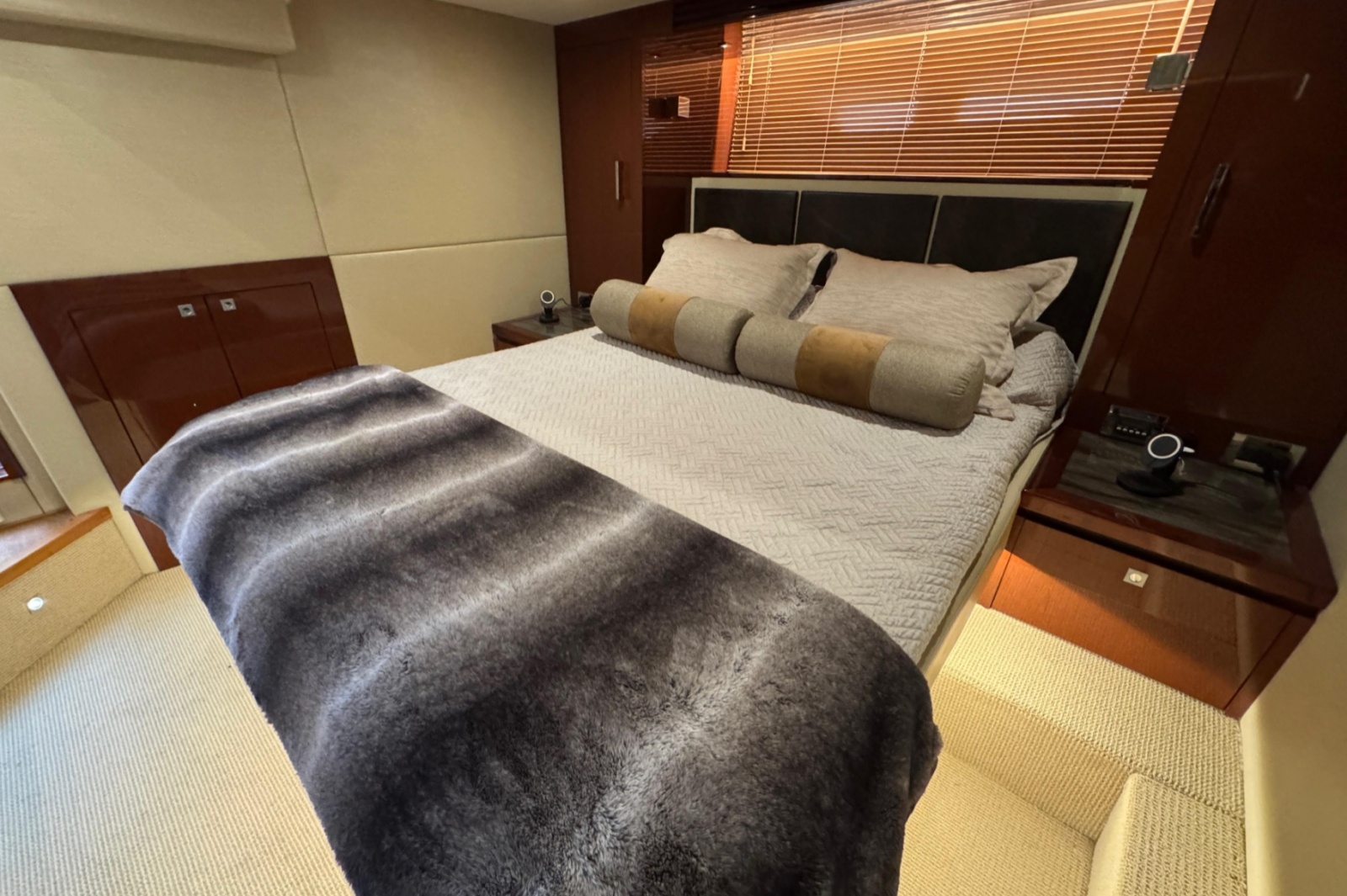 52' 2015 Sea Ray Sundancer 510