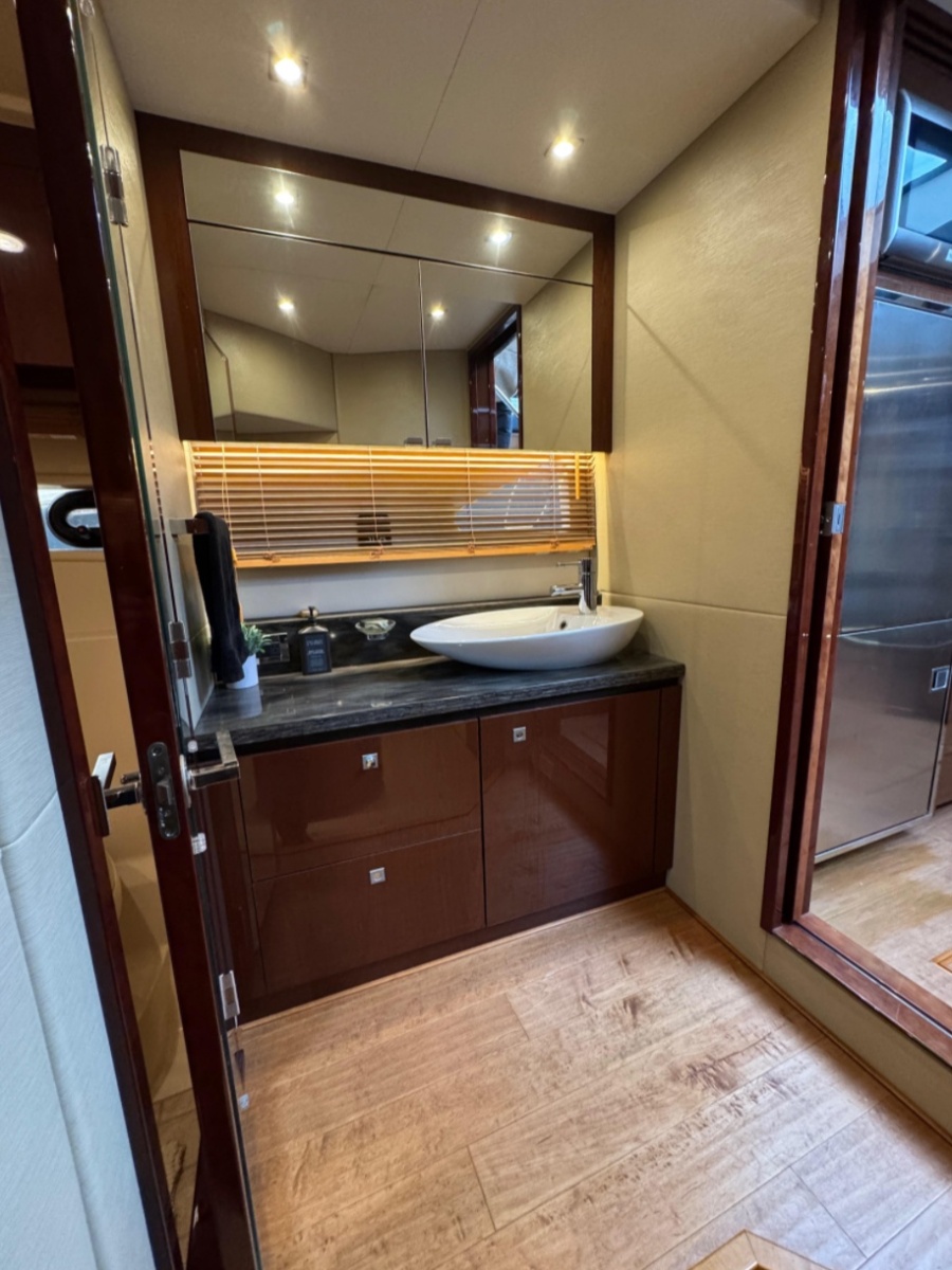 52' 2015 Sea Ray Sundancer 510