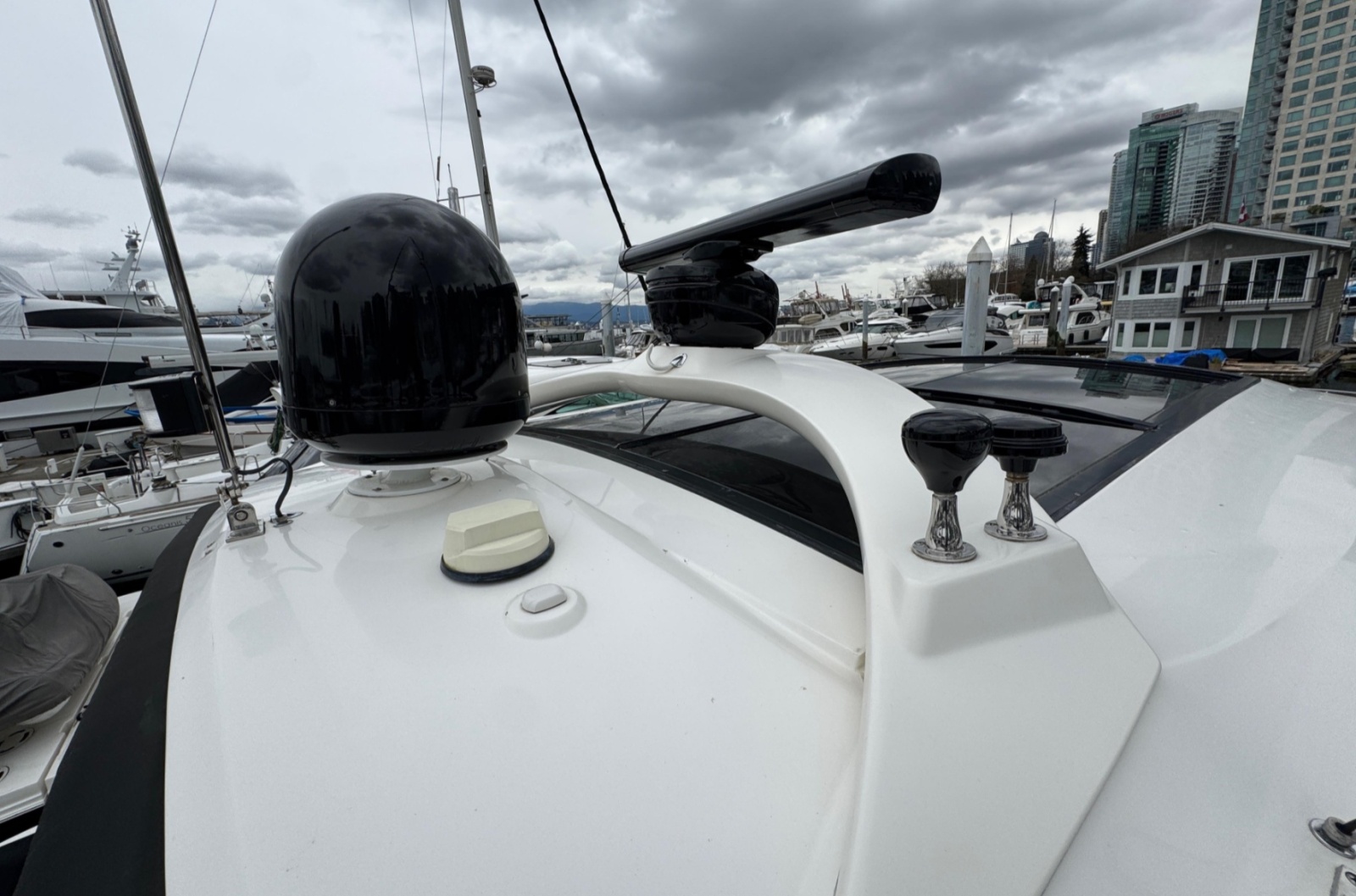 52' 2015 Sea Ray Sundancer 510