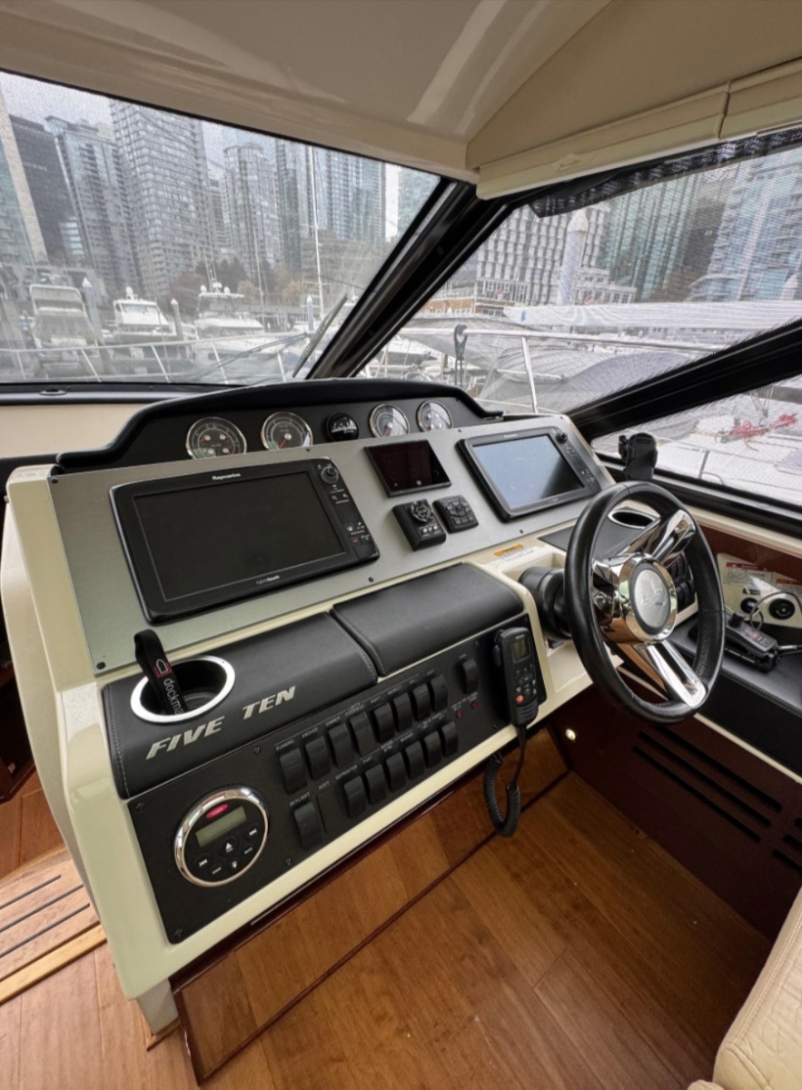 52' 2015 Sea Ray Sundancer 510