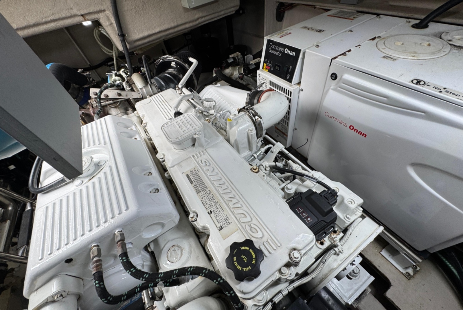 52' 2015 Sea Ray Sundancer 510