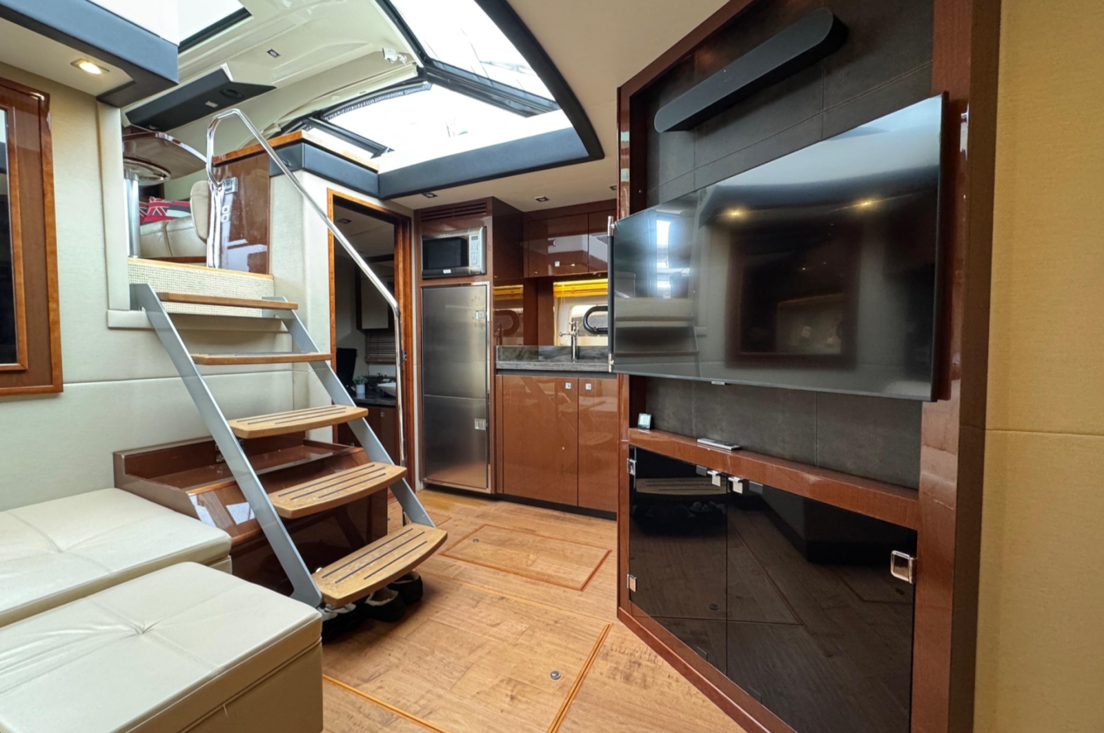 52' 2015 Sea Ray Sundancer 510