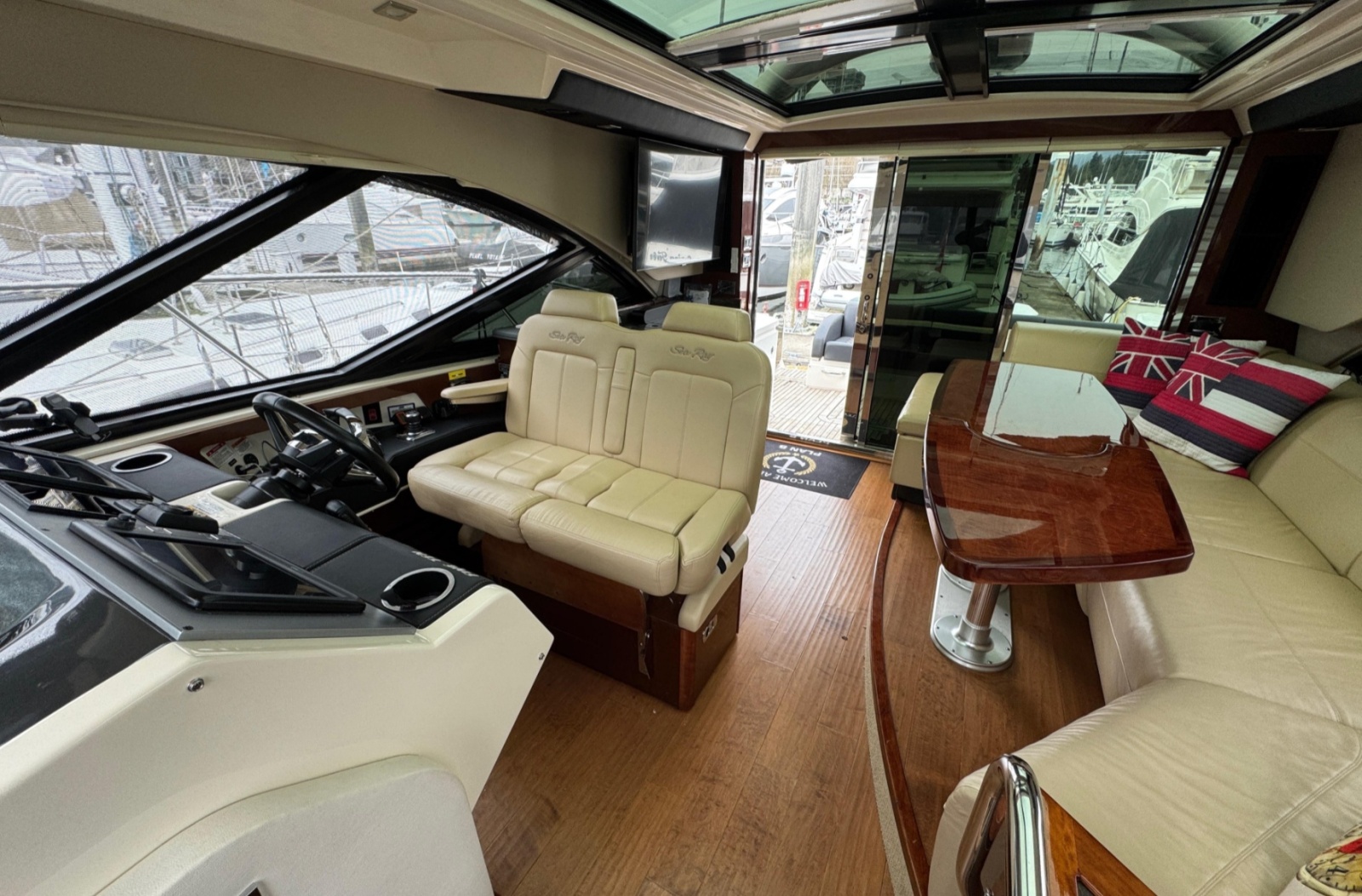 52' 2015 Sea Ray Sundancer 510