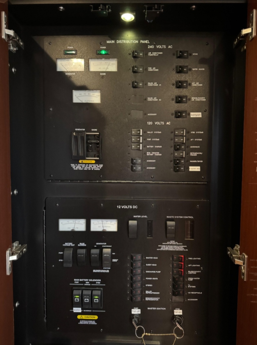 52' 2015 Sea Ray Sundancer 510