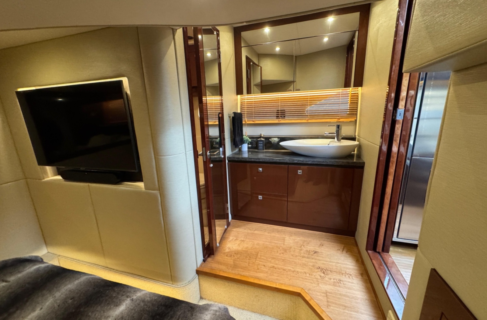 52' 2015 Sea Ray Sundancer 510