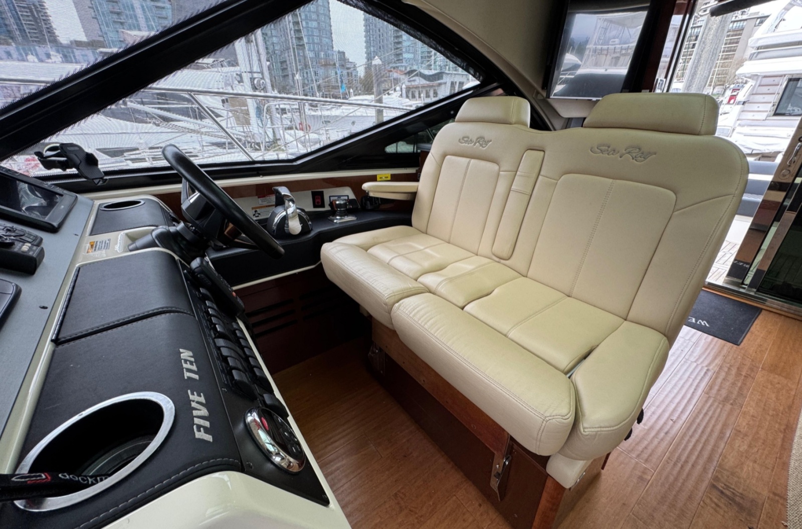 52' 2015 Sea Ray Sundancer 510