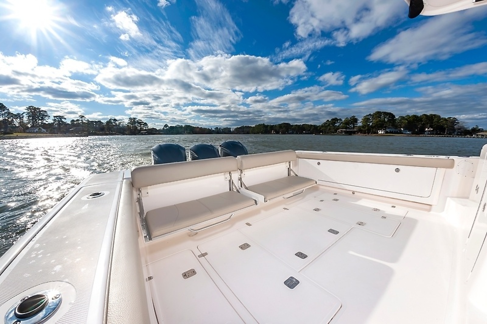 38' 2015 Pursuit 385 OS