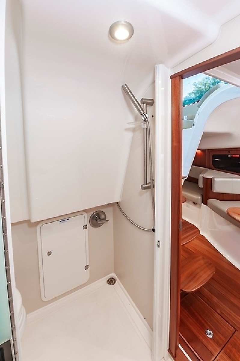 38' 2015 Pursuit 385 OS