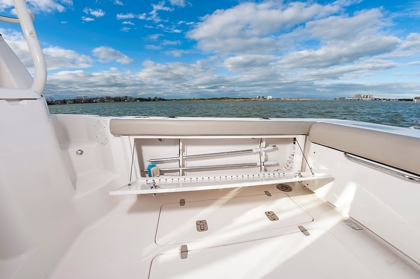 38' 2015 Pursuit 385 OS