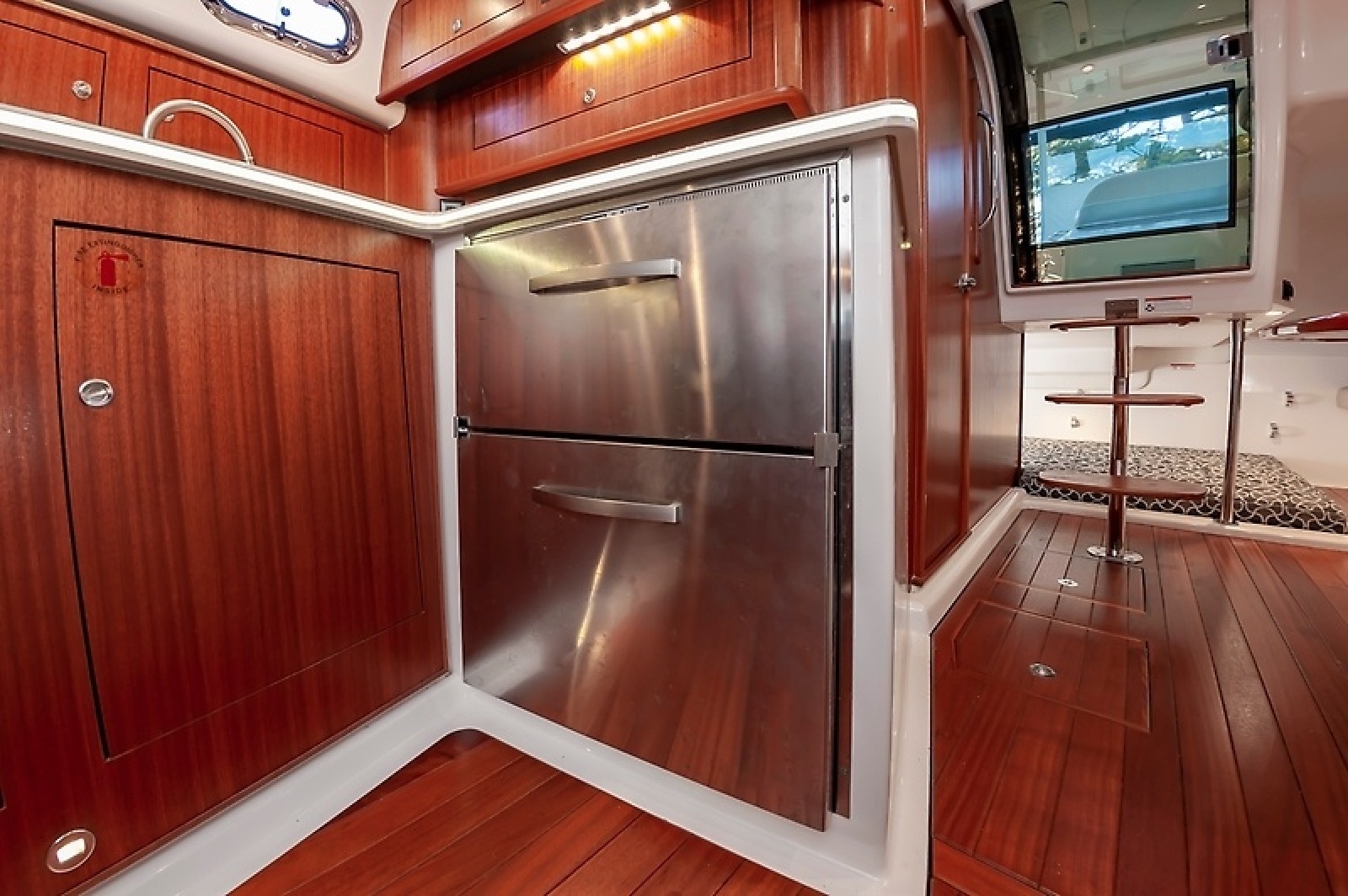 38' 2015 Pursuit 385 OS