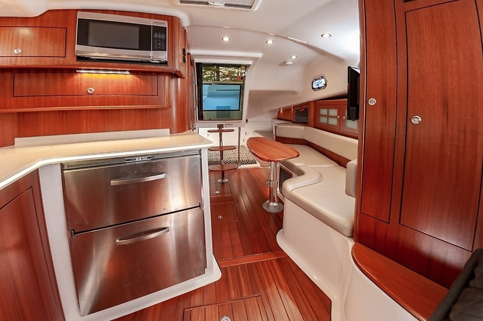 38' 2015 Pursuit 385 OS