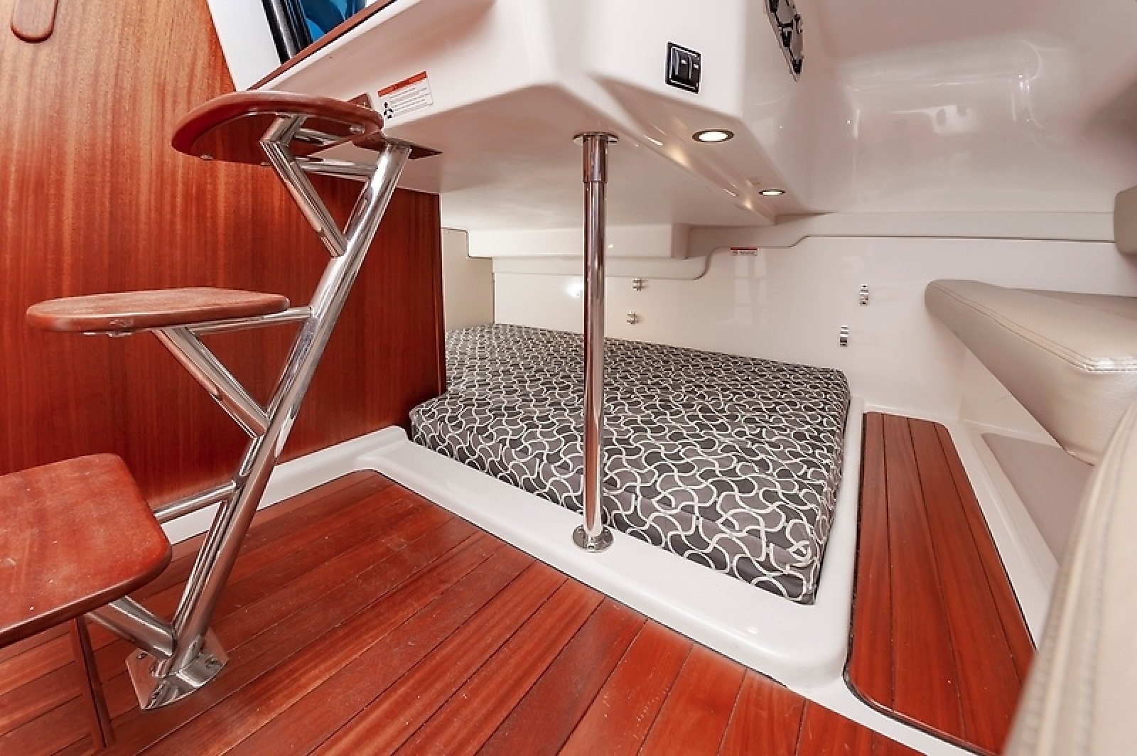 38' 2015 Pursuit 385 OS