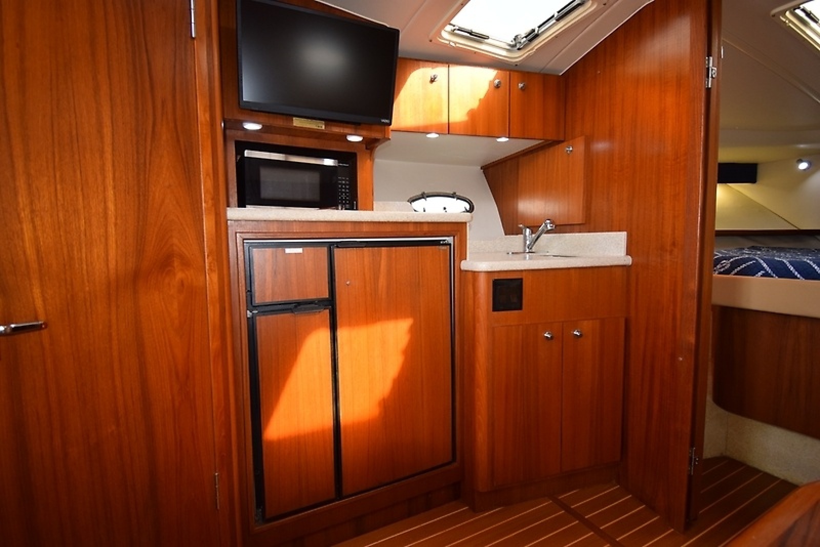 35' 2001 Tiara Yachts 35