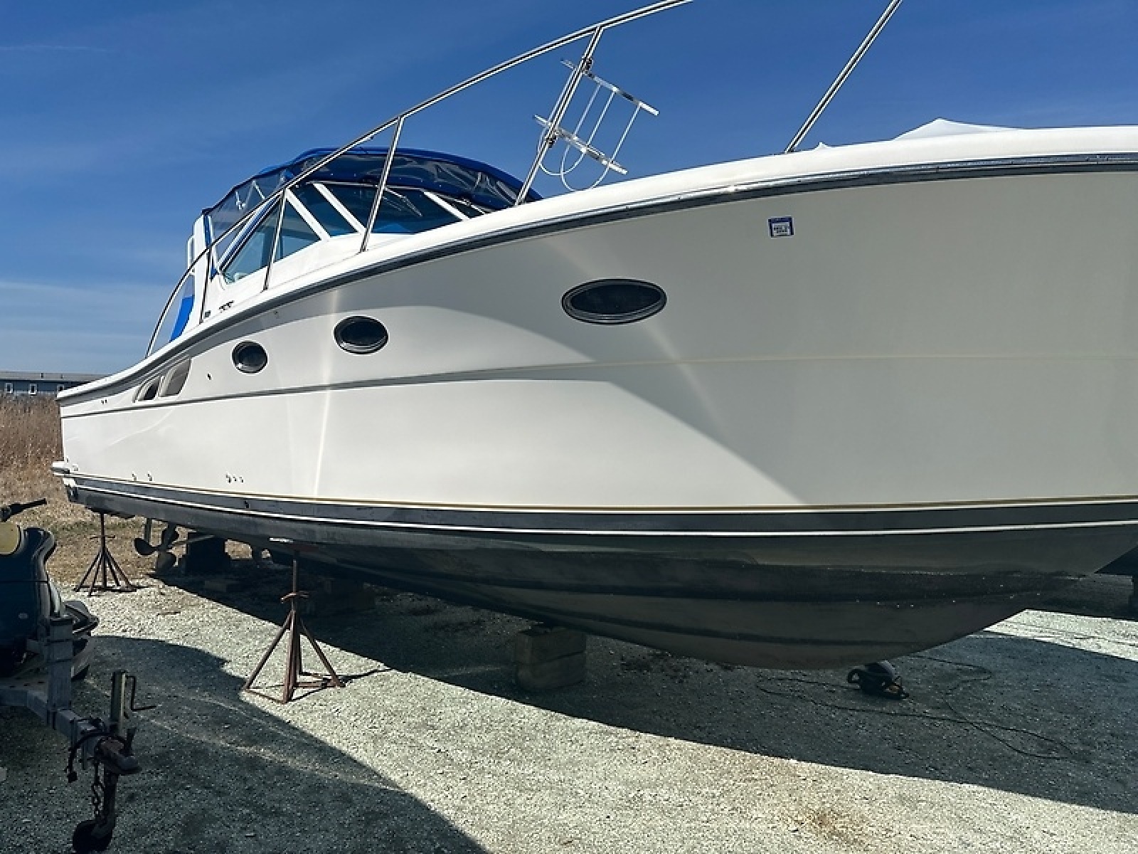 35' 2001 Tiara Yachts 35