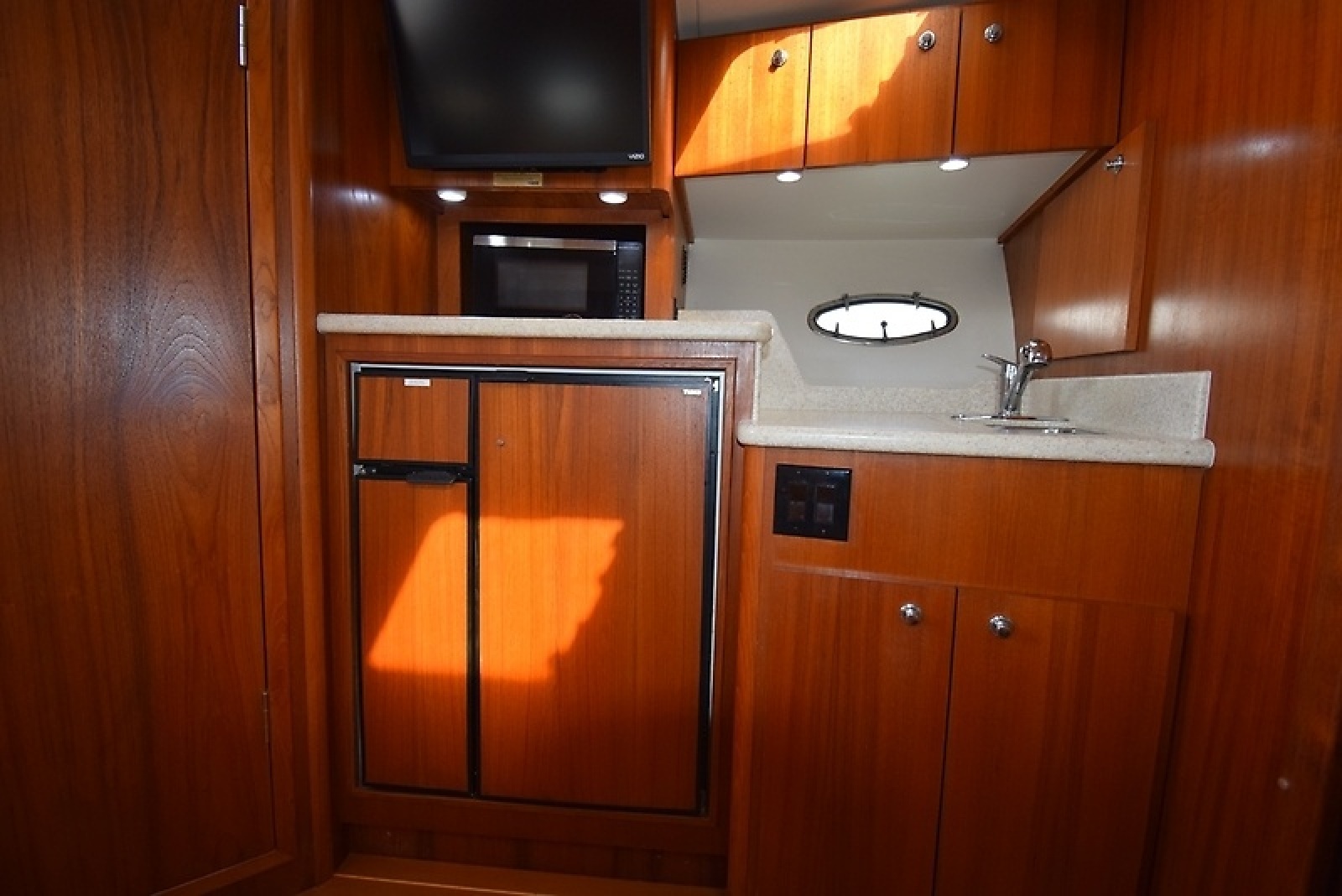 35' 2001 Tiara Yachts 35