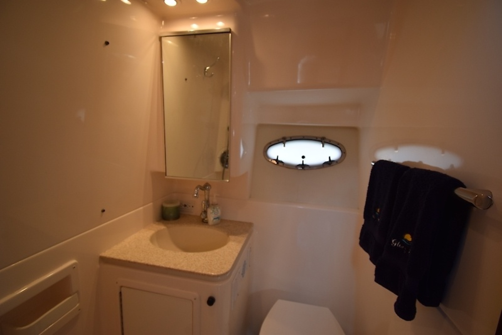 35' 2001 Tiara Yachts 35