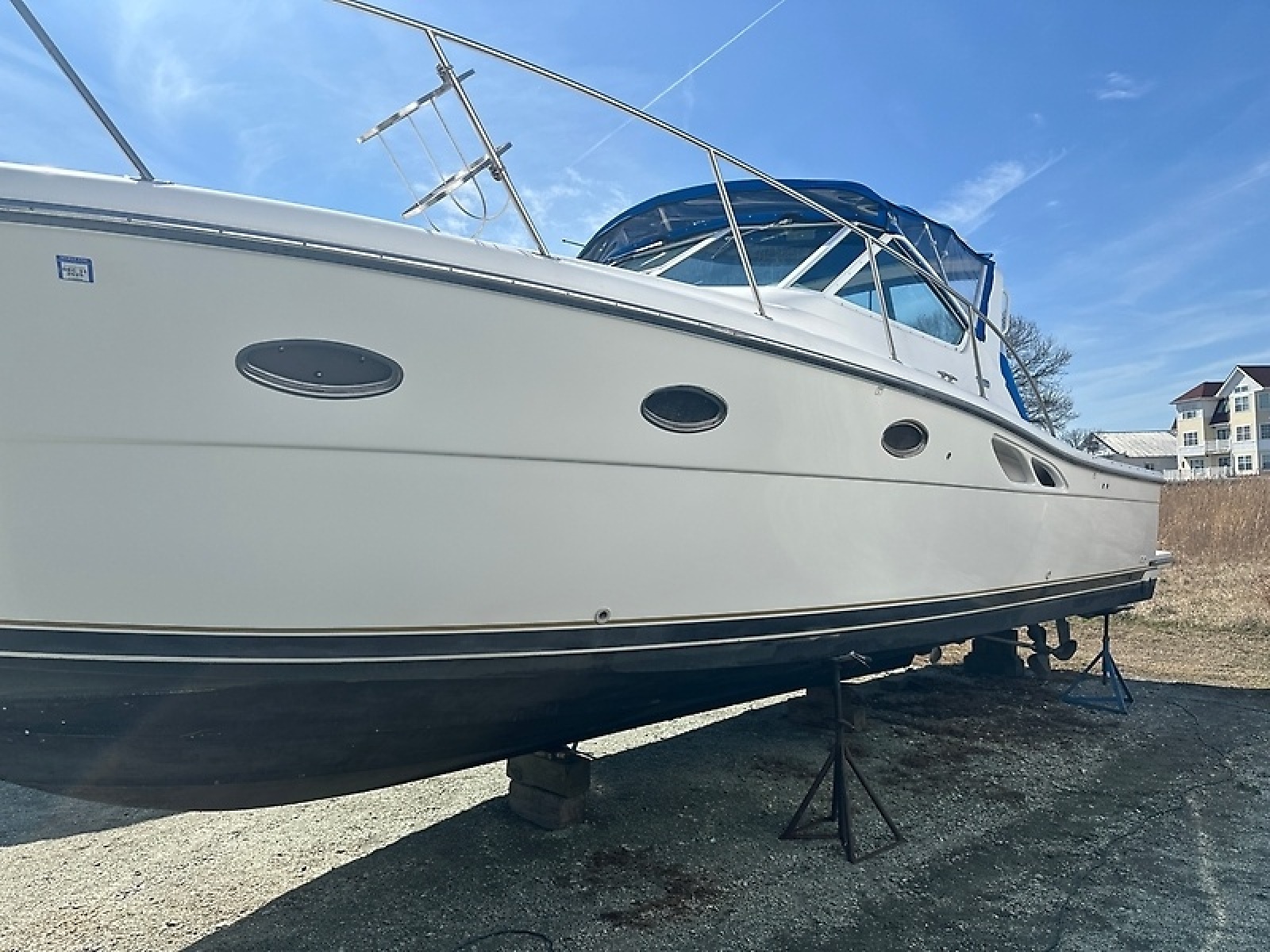 35' 2001 Tiara Yachts 35