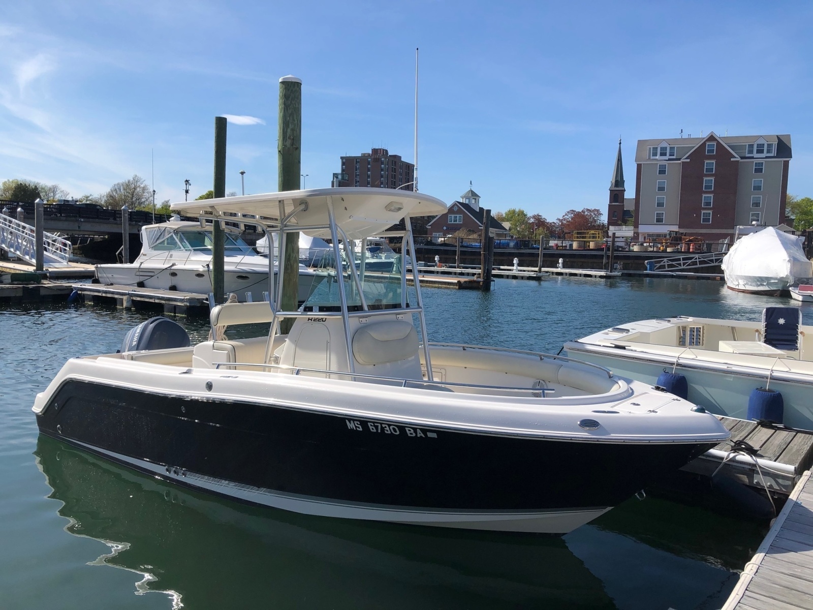 22ft Robalo Yacht For Sale