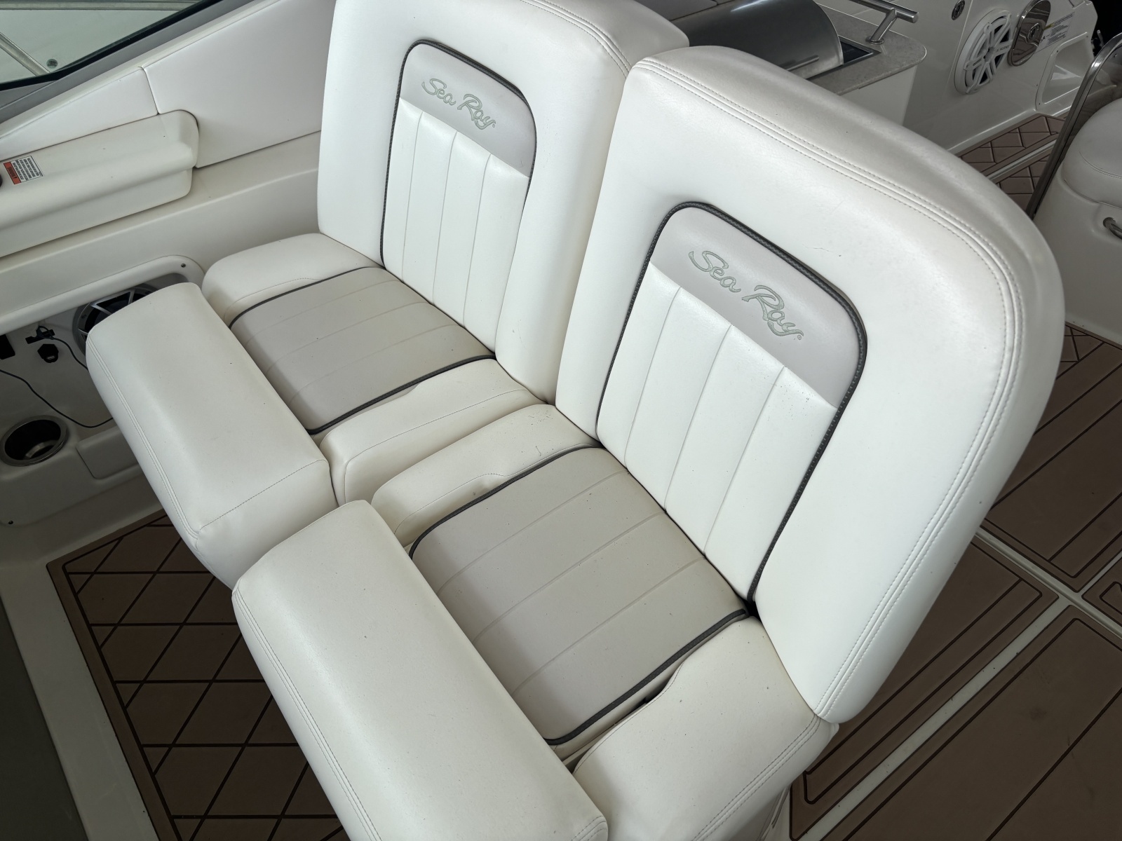 2010 Sea Ray 370 Sundancer