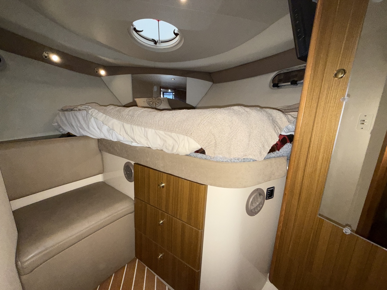 34ft Bayliner Yacht For Sale