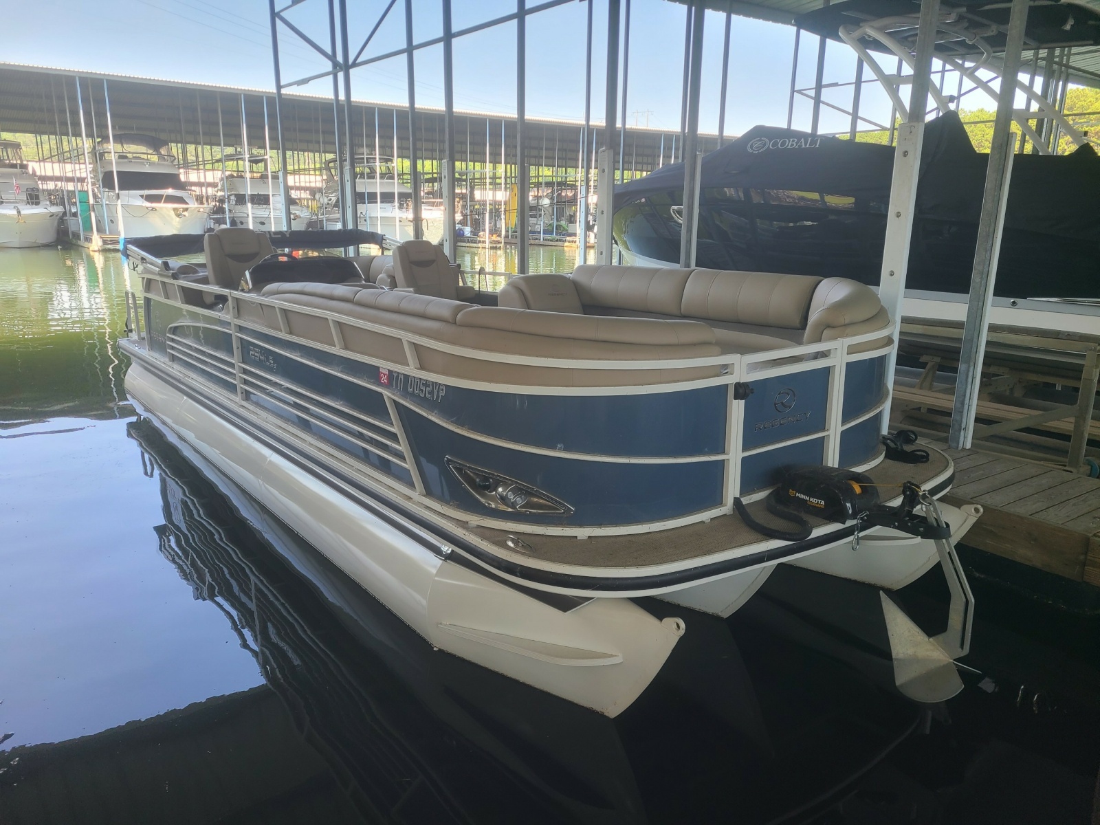 25' 2018 Tracker REGENCY 254 LE3