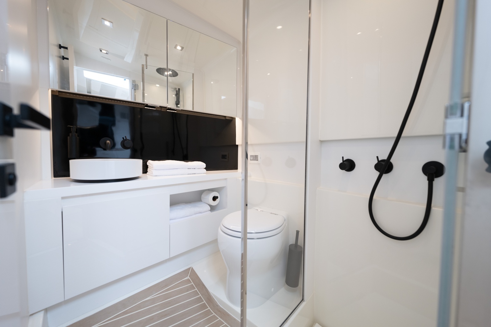 56ft VanDutch Yacht For Sale