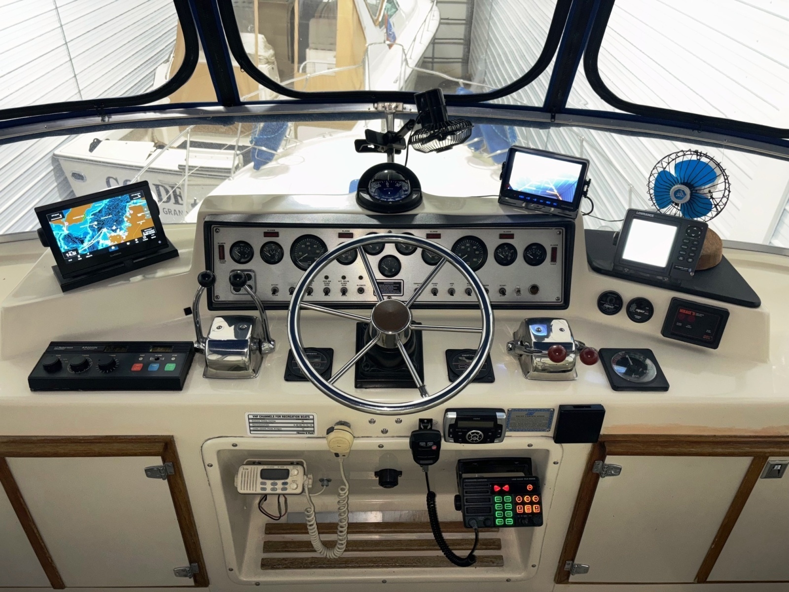 42ft Chris Craft Yacht For Sale