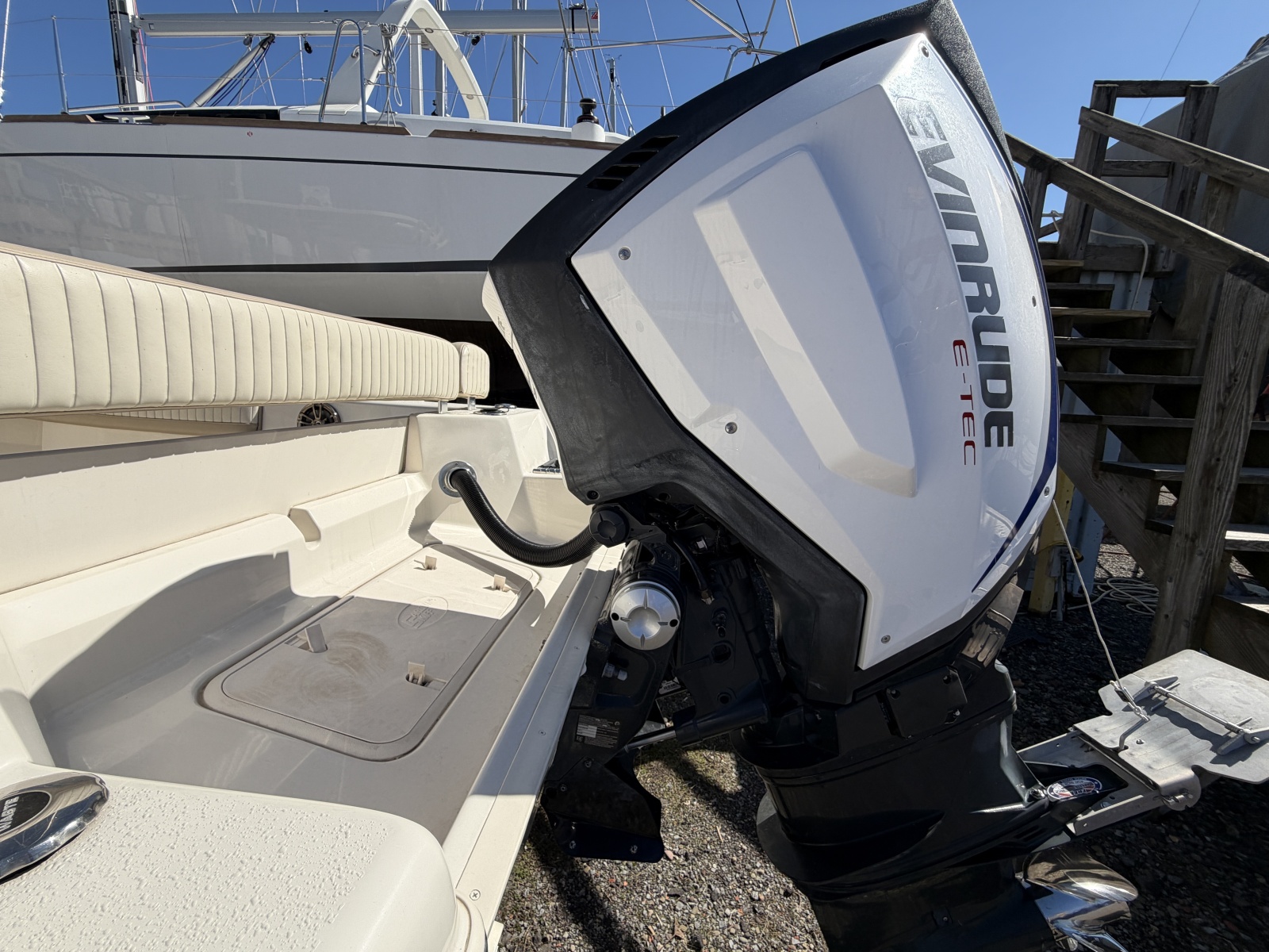 24' 2017 Sea Chaser 24 HFC