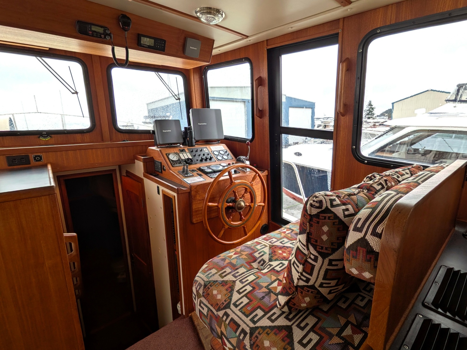 37' 2000 Nordic Tugs 